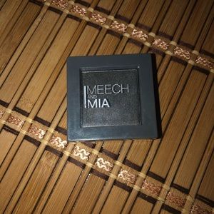 Meech and Mia pressed shadow in Gunmetal